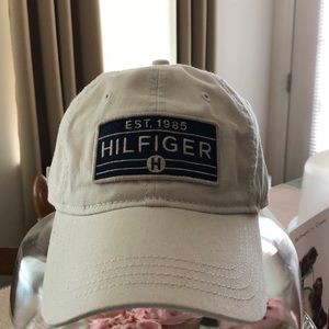 Tommy Hilfiger dad hat